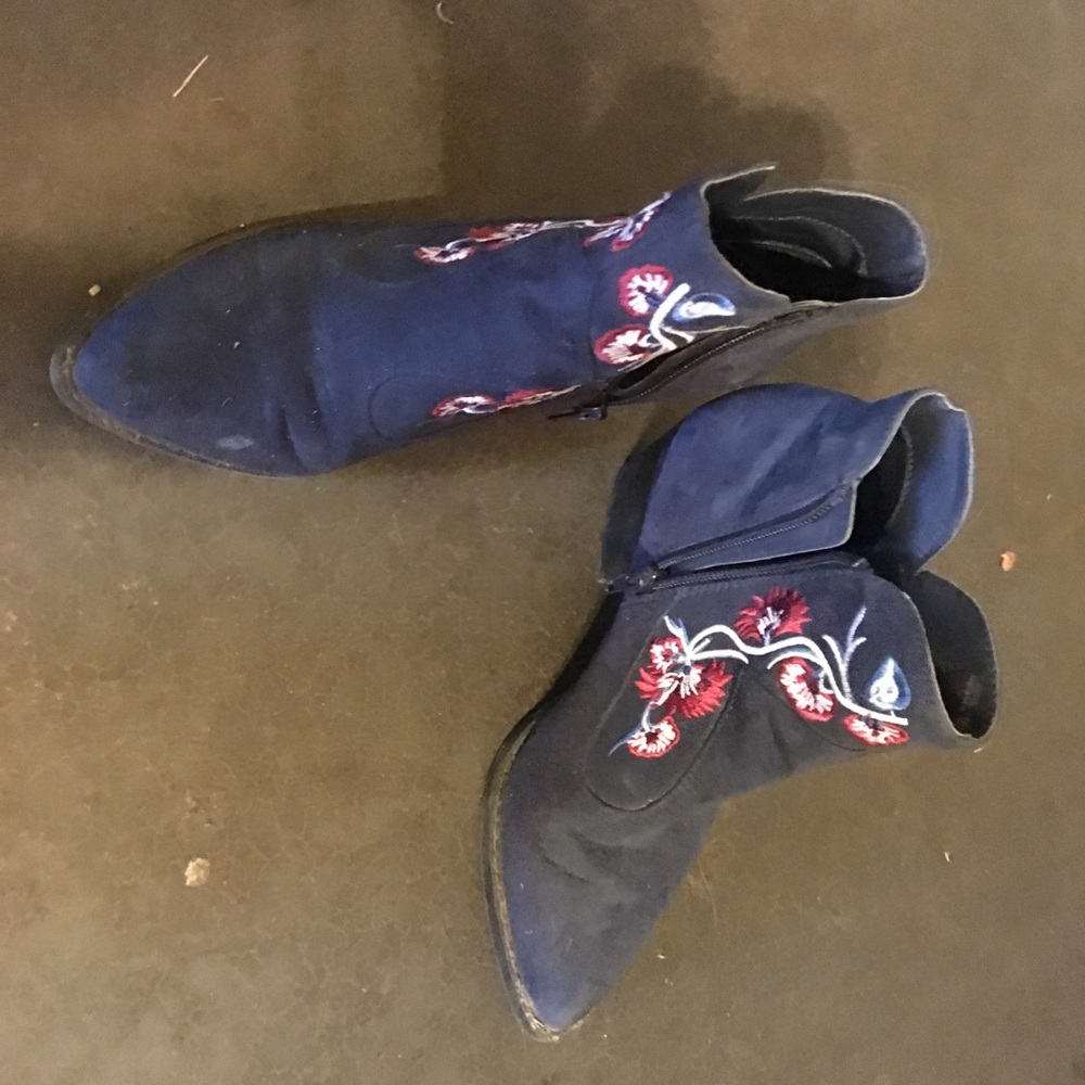 Carlos Santana floral booties - Picture 2 of 2